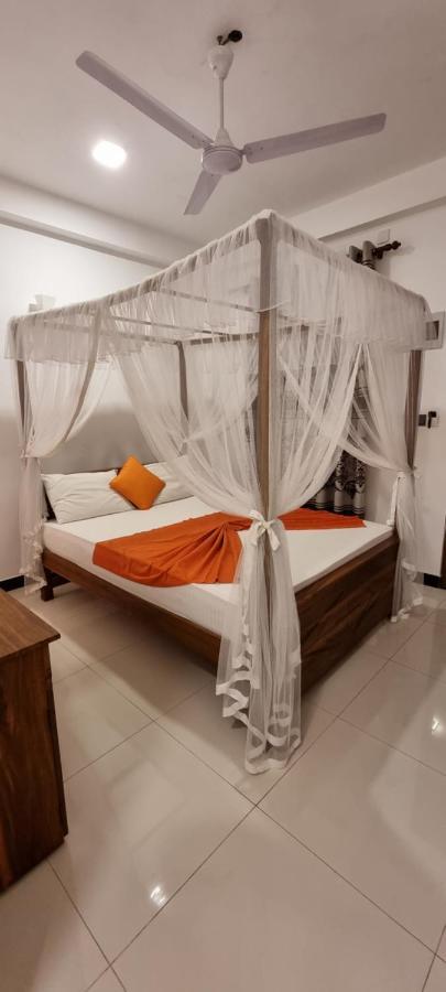 Bed and Breakfast Maduranga N Guest Mirissa Exterior foto